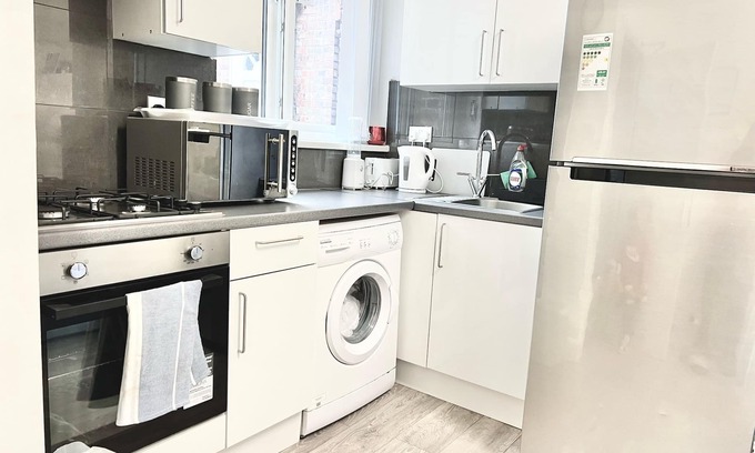 Shepherd's Bush Apartment | Flat 2