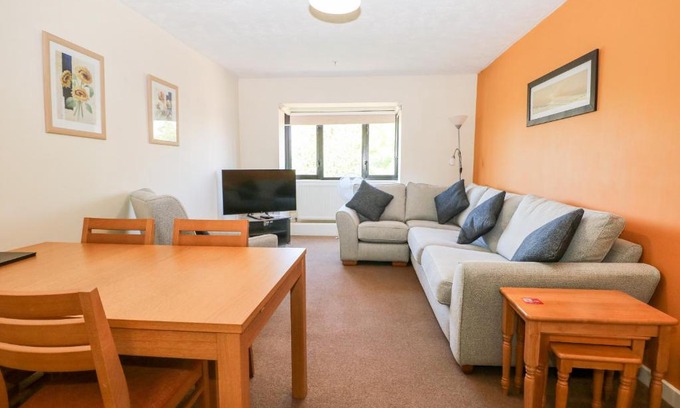 Littlehampton House | Flat 33 - Marine Court