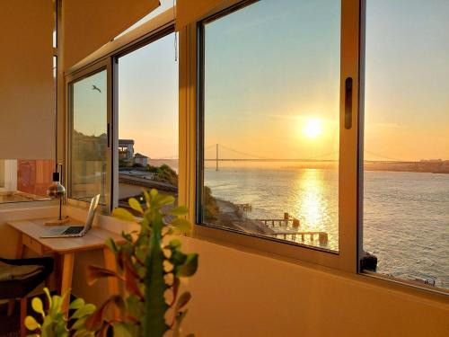 Cacilhas Apartment | Flat in Cacilhas with Lisbon stunning river views