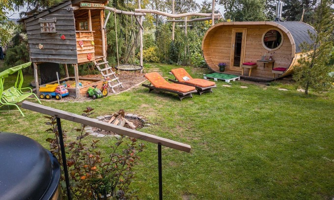 Niedergurig Apartment | Flat in Niedergurig with barbecue, sauna and garden