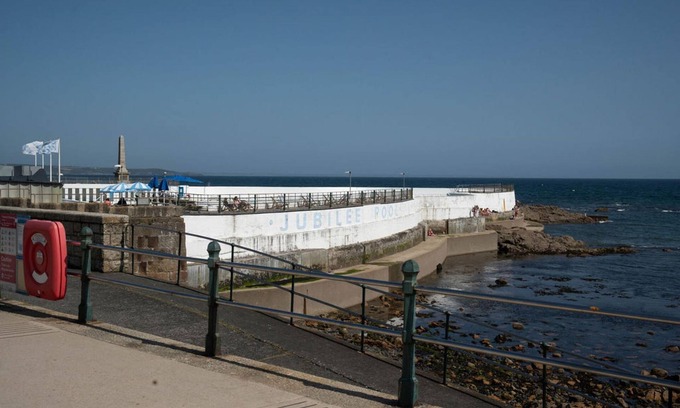 Chysauster Apartment | Flat2-cwh One Bedroom Apartment Central Penzance