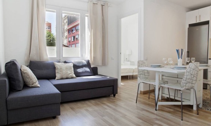 Sants-Badal Apartment | Flateli Roger 1