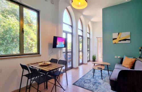 Jaffa Apartment | Flea Market Studios