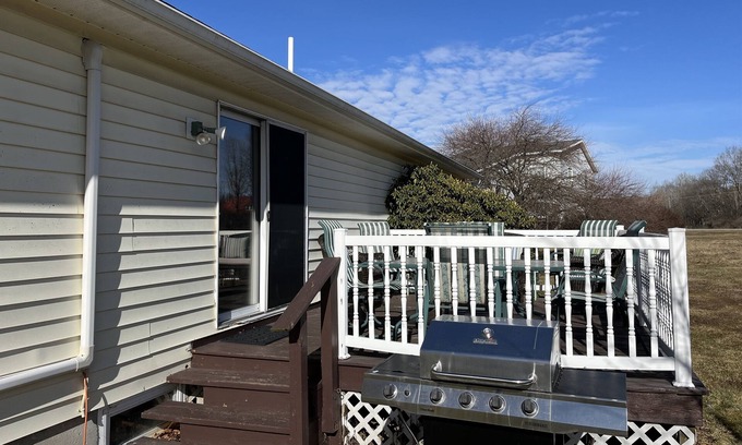 Oneonta House | Fleur de Lis - Ranch home near Oneonta baseball tournaments, fire pit