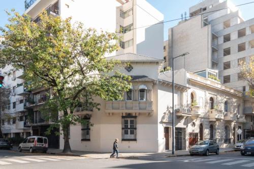 Colegiales Villa | Fliphaus Villa Mansion Paz - 20 pax Deluxe House Belgrano