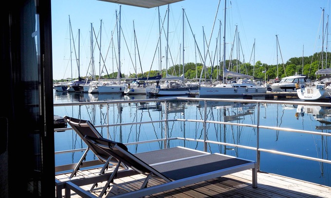 Boltenhagen House | Floating 44 in Boltenhagen - Festliegende Hausboot in der Weißen Wiek