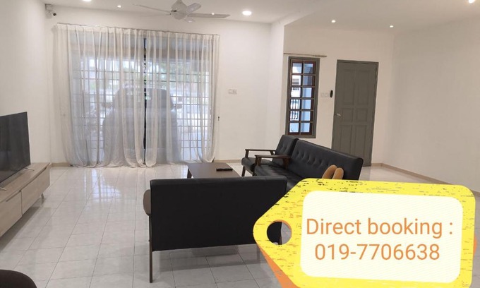 Batu Pahat House | Flora Homestay in Taman Flora