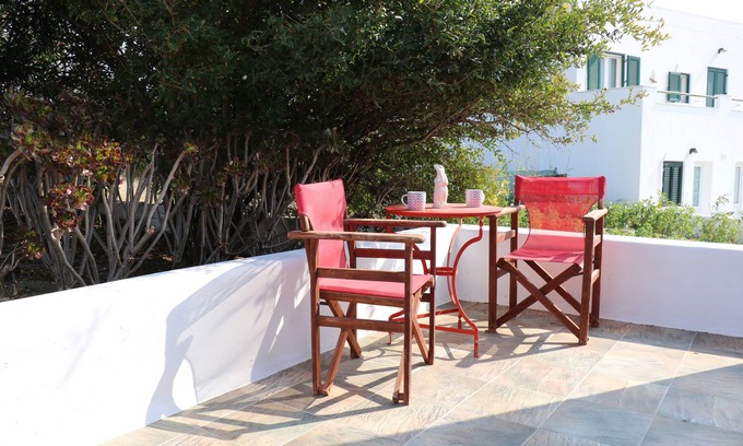 Adamas Apartment | Flora's Red Studios