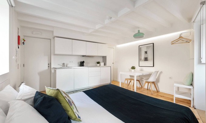 Lordelo do Ouro e Massarelos Apartment | Flora1 Flora Apartments, Studio 1 w/Patio