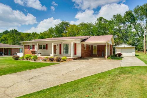 Florence House | Florence Family Home with Dog-Friendly Yard