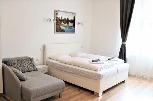Nove Mesto Apartment | Flowers apartments