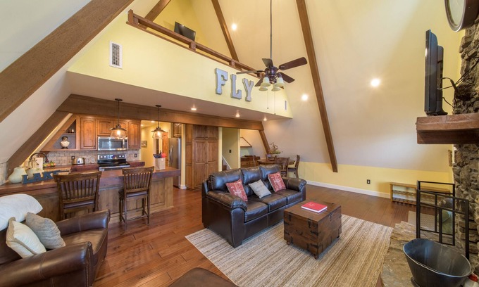 Afton House | Fly-In Home on Monkey Island, Grand Lake OK