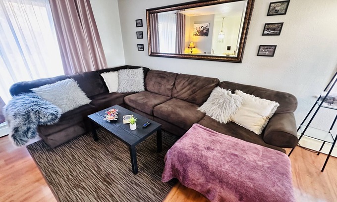 Kodiak House | π»βοΈ Flying Bear βAβ- 3-bedroom 1.5 bath Comfortable Home βοΈπ»