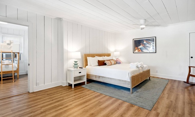 Folly Beach Hotel | Folliday Inn - The Barrelback - Room 26, Large Pool, Pet Friendly