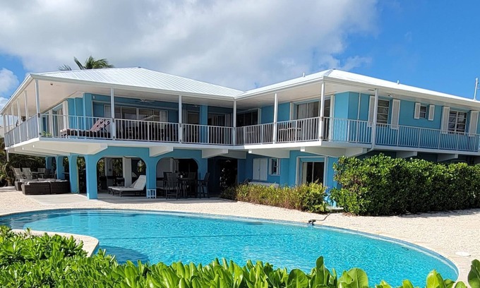 Sugarloaf Shores House | For up to date availability call 510-381-5000