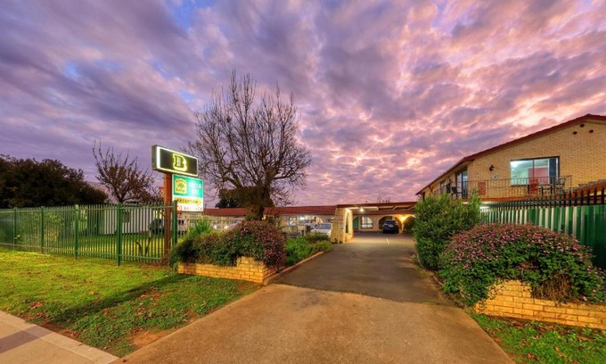 Dubbo Hotel | Forest Lodge Motor Inn & Restaurant