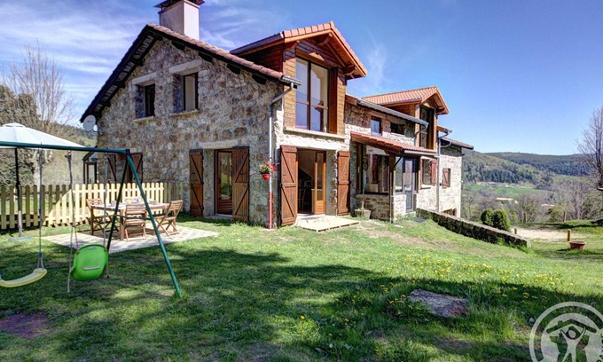 La Versanne Cottage | Forest Retreat: Spacious Cottage & Studio with Fireplace, Terrace, Games, and Pet-Friendly