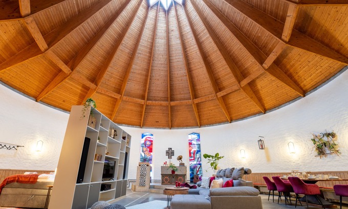 Kelheim Condo | formerly. Church + basement flat for up to 16 people, garden