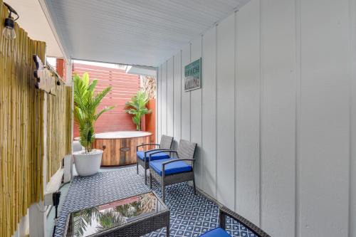 Ocean City House | Fort Walton Beach Cottage with Hot Tub and Patio!