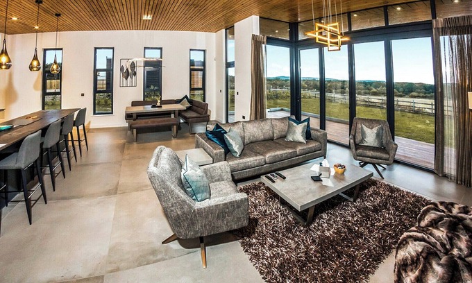 Newark upon Trent Ski Chalet | Four bed lodge with three king-size beds and one twin (king by arrangement).