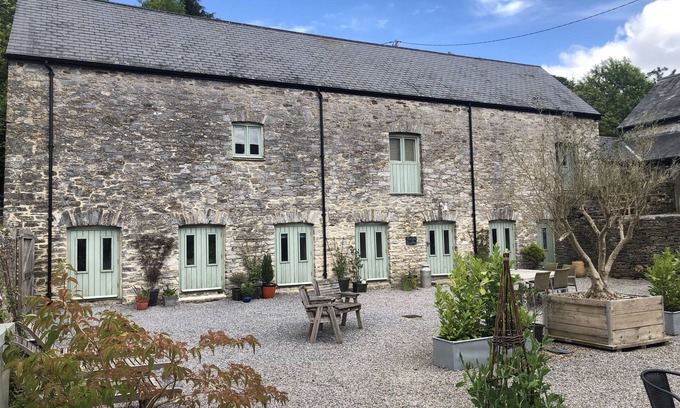 Liverton House | Four bedroom stone barn conversion near Dartmoor and Devon beaches