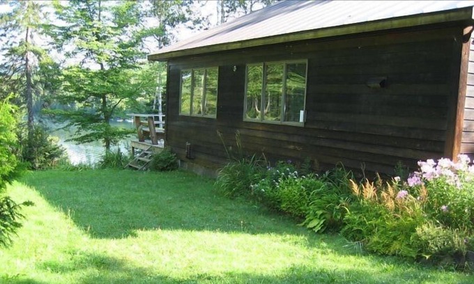 Greensboro House | Four Bedroom Two Bath Greensboro Lakefront (257') House
