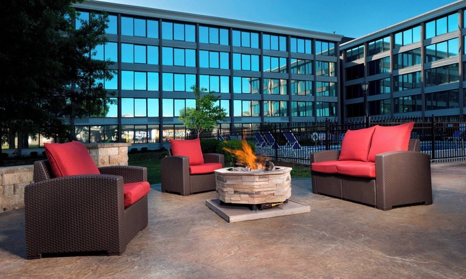 Waldron Hotel | Four Points by Sheraton Kansas City Airport
