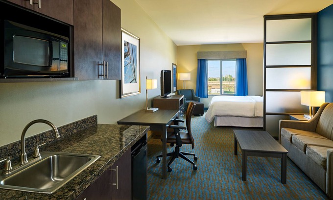 Williston Hotel | Four Points by Sheraton Williston