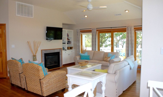 Duck House | Four Seasons, TOP AMENITIES, fully stocked, Pool & Theater Room!
