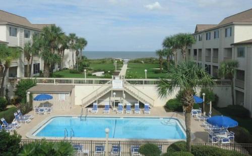 Crescent Beach Apartment | Four Winds I-9T