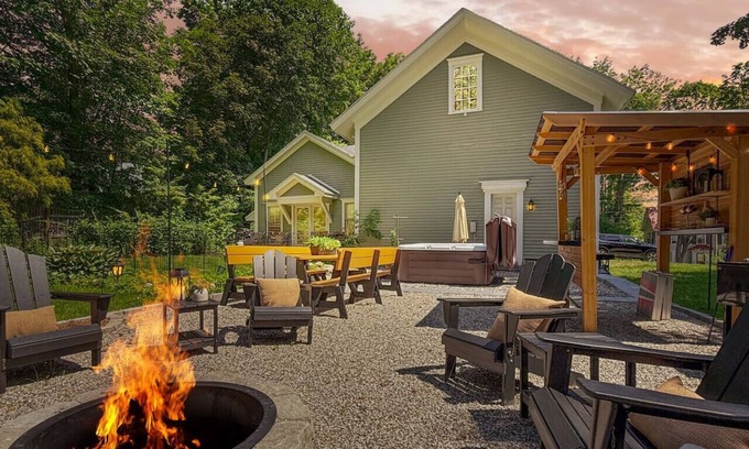 Bridgton House | Fowler Farmhouse |Downtown | Beach | Hot tub | Outdoor Oasis!
