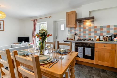 Mabe House | Foxglove Cottage at Gadles Farm