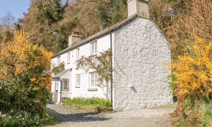 Upton Cross Cottage | FOXGLOVES, family friendly, character holiday cottage in Upton Cross