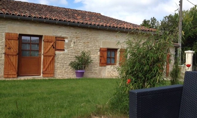 Saint-Georges-les-Baillargeaux House | Charming mini house 2 pers. "M. Seguin's goat" 4 min from Futuroscope