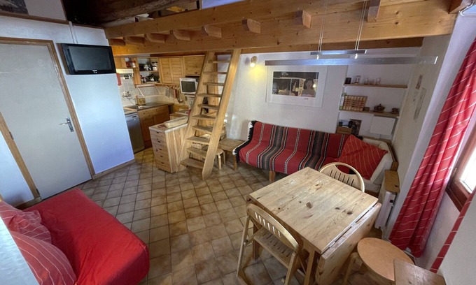 Saint-Martin-de-Belleville Apartment | Cozy Studio for 2 with Modern Amenities, 300m from Ski Lift, Pet-Friendly in St Martin de Belleville