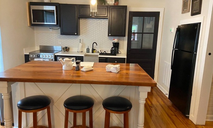 Clemson Cottage | Frank Howard 111 Farmhouse