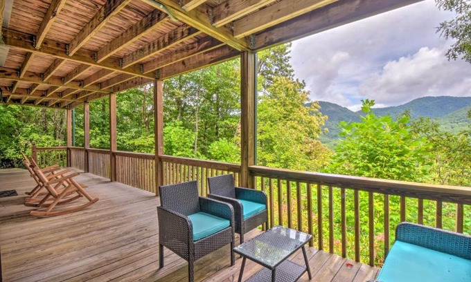 Franklin House | Franklin Cabin with Game Room, Mountain-View Deck
