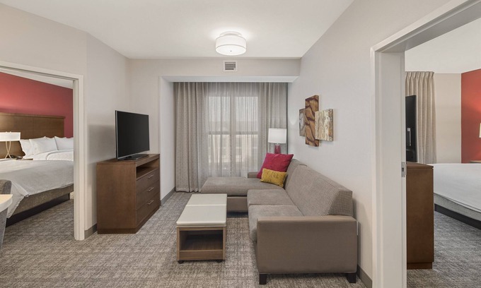 Florence Condo | Free Breakfast Buffet. Pool. Suite Near Florence Center.