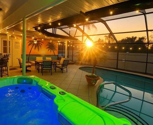 Bradenton House | FREE Heated Pool Hot Tub EV Chger Firepit Games
