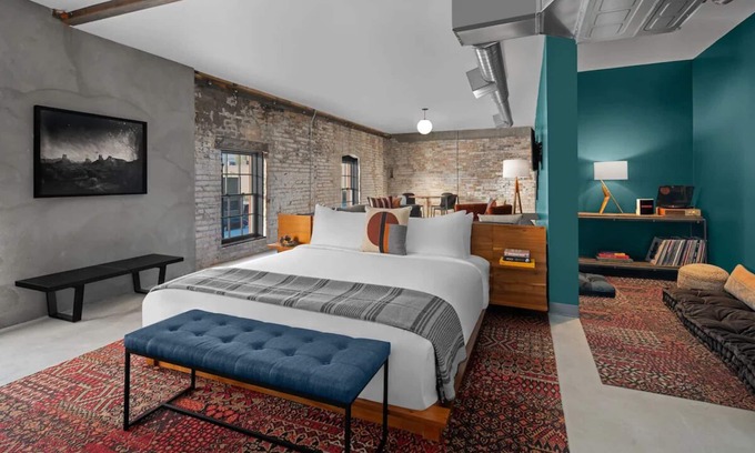 People's Freeway Hotel | Free Parking & Dog-friendly, Wasatch Room at evo Hotel