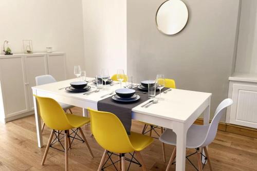 Clayton House | Free Parking - Near Coop Live, Etihad - Comfy 3-Bed House in Manchester