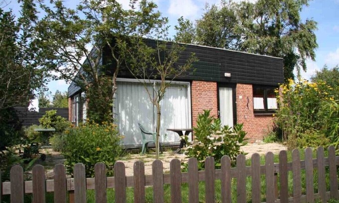 Noordwijkerhout House | Free standing holiday house in green and sunny location