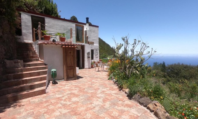 Franceses House | FREEDOM