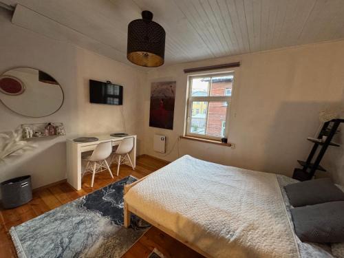 Kesklinn Apartment | Freshly renovated bathroom! Luna budget cozy studio apartment Tallinn Juhkentali 42 near city centre airport next to the Bus station
