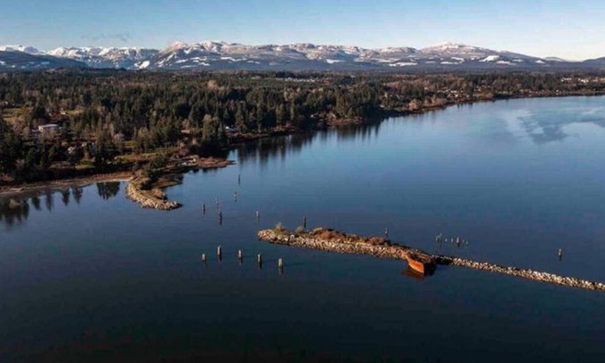 Courtenay Ski Chalet | Freshly renovated private chalet in a semi rural setting and close to the ocean.