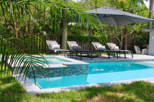 Croissant Park Villa | Friendly Fox Luxury Pool & Spa House Near Downtown & Beach
