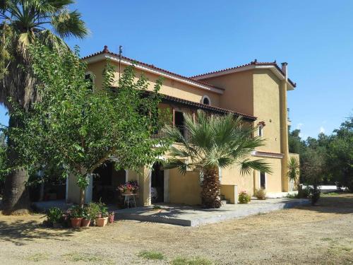 Chalcis House | Friends/Family Relaxing country house, Chalkida