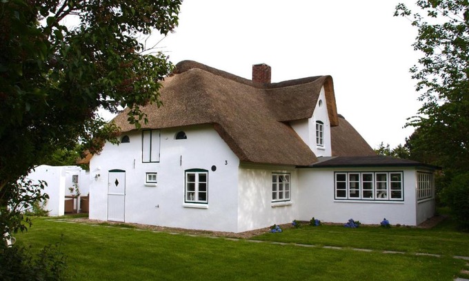 Suddorf House | Friesenhaus Amrum Friesenhaushälfte *Hommelkasche*