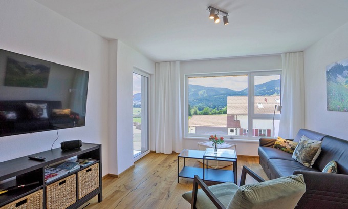 Oy-Mittelberg Apartment | Frisch, Sonnig und im Modernen Alpenstyle
