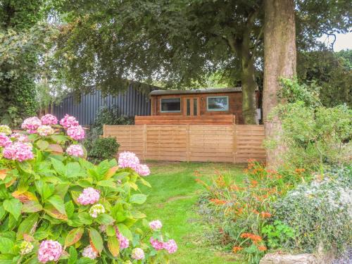 Pentraeth House | Fron Goch Shepherd's Hut